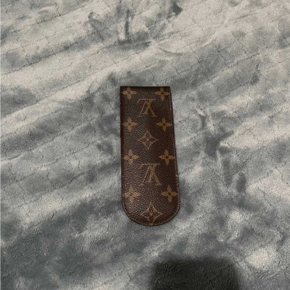 Louis Vuitton Monogram reading glasses / pen holder - Picture 2 of 4